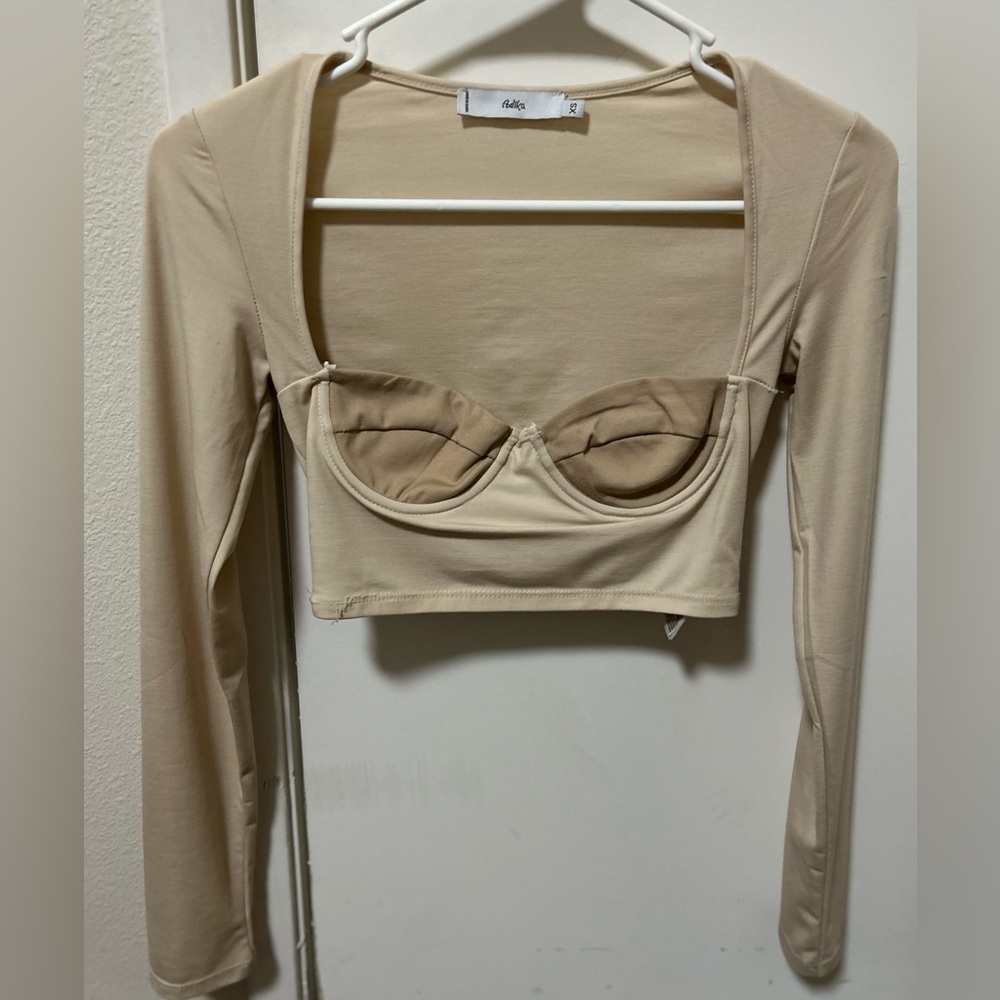 Long sleeved cupped crop top